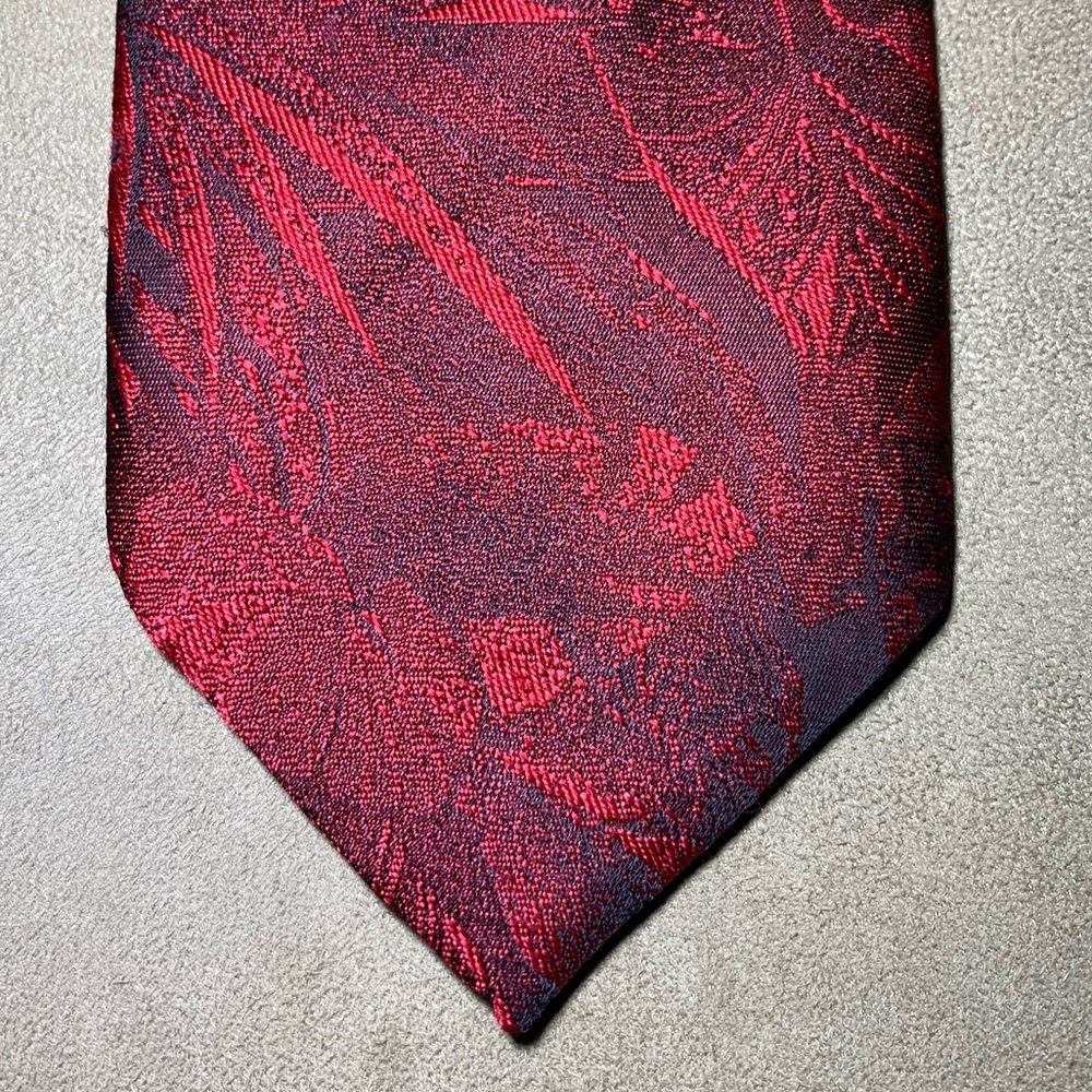 Oscar De La Renta Red Jungle Pattern Tie USA